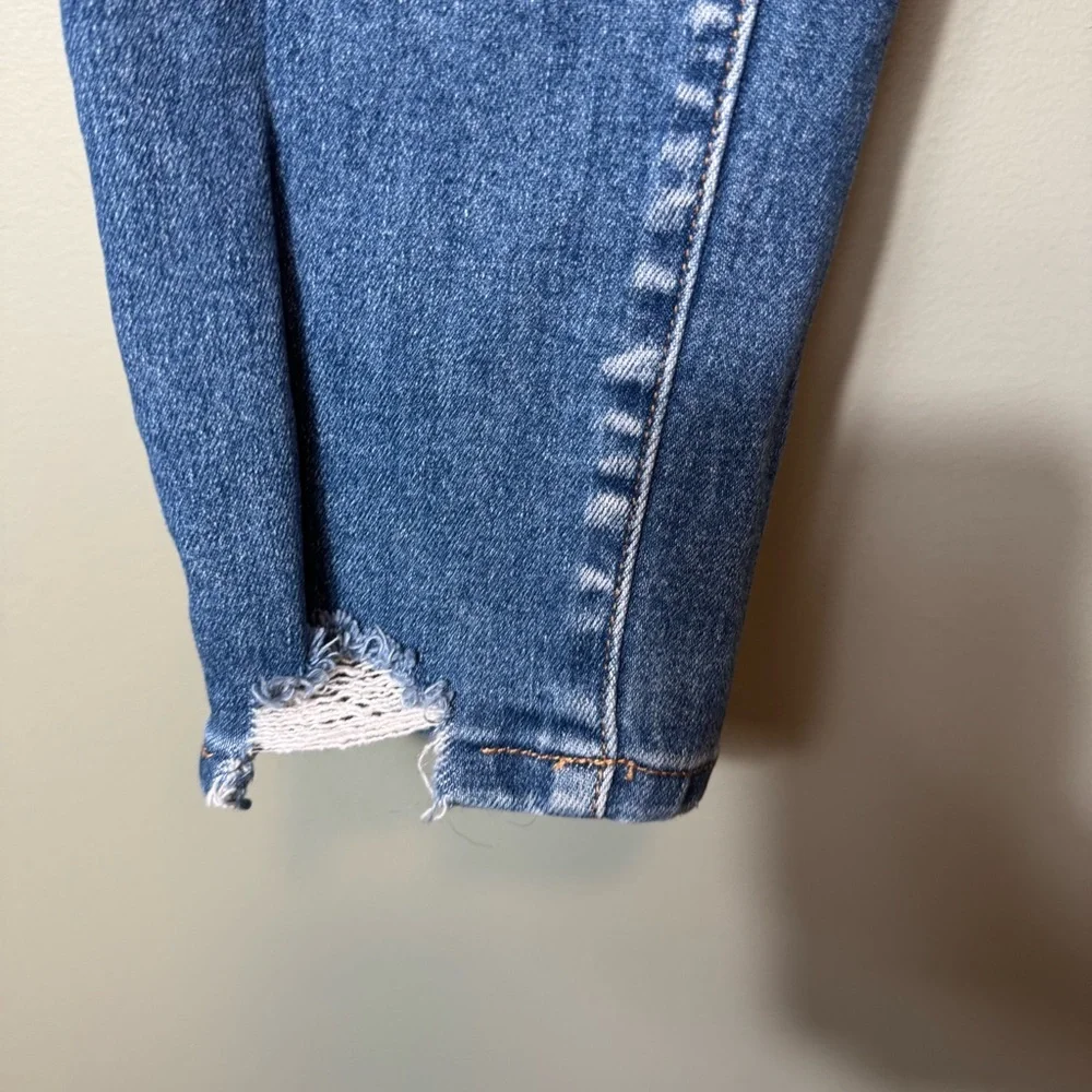 Vervet Classic‎ Blue Distressed Women Jeans Size 32 Style VT708